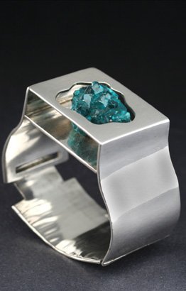 LARGE SILVER & DIOPTASE DESIGNER BANGLE BRACELET