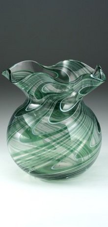 FILOMENTOSA GLASS VASE POSSIBLY THOMAS WEBB