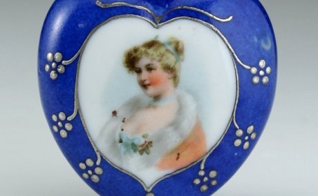 PORCELAIN HEART SHAPE SCENT PERFUME BOTTLE WITH PORTRAIT MOTIF