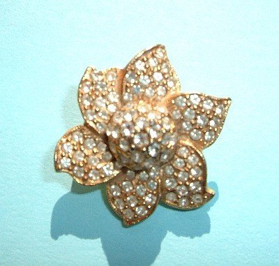 Rhinestone Stone Set Gold Tone Flower Pin Trifari