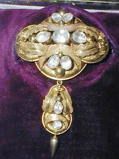 Gold Victorian Brooch