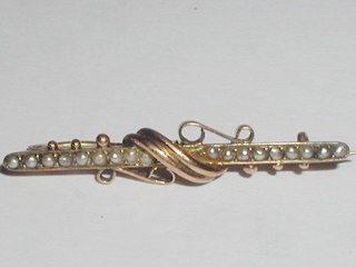 Gold Victorian Bar Brooch