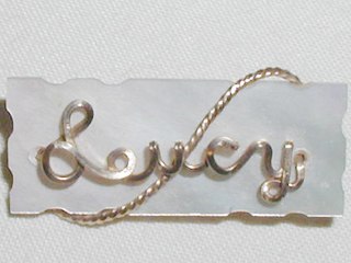 Lucy Sweetheart Brooch