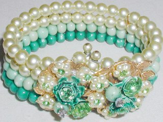 Green Glass Memory Bracelet