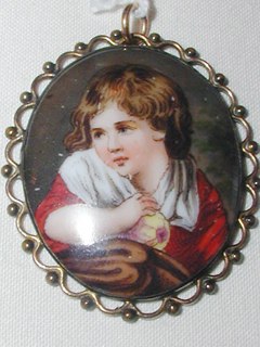 Portrait Pendent