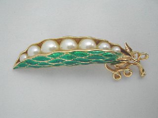 Trifari Pea Pod Brooch